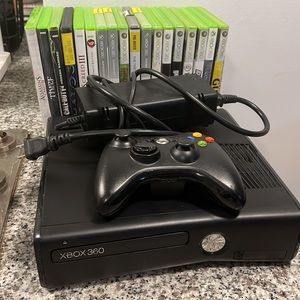XBOX 360 Pre-Owned Bundle with Wireless Controller & 18 games! Perfect Xmas Gift